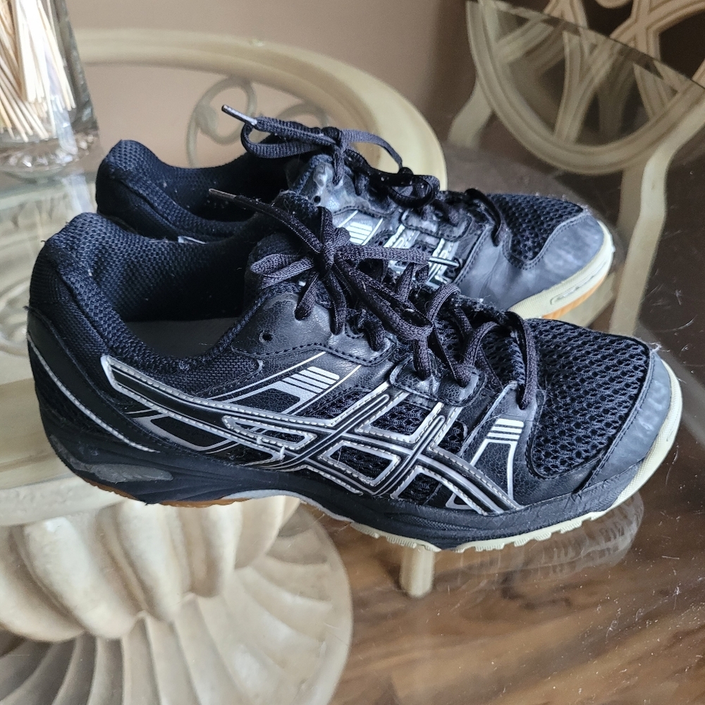 ASICS Women's Black and Gray Athletic Volleyball Shoes